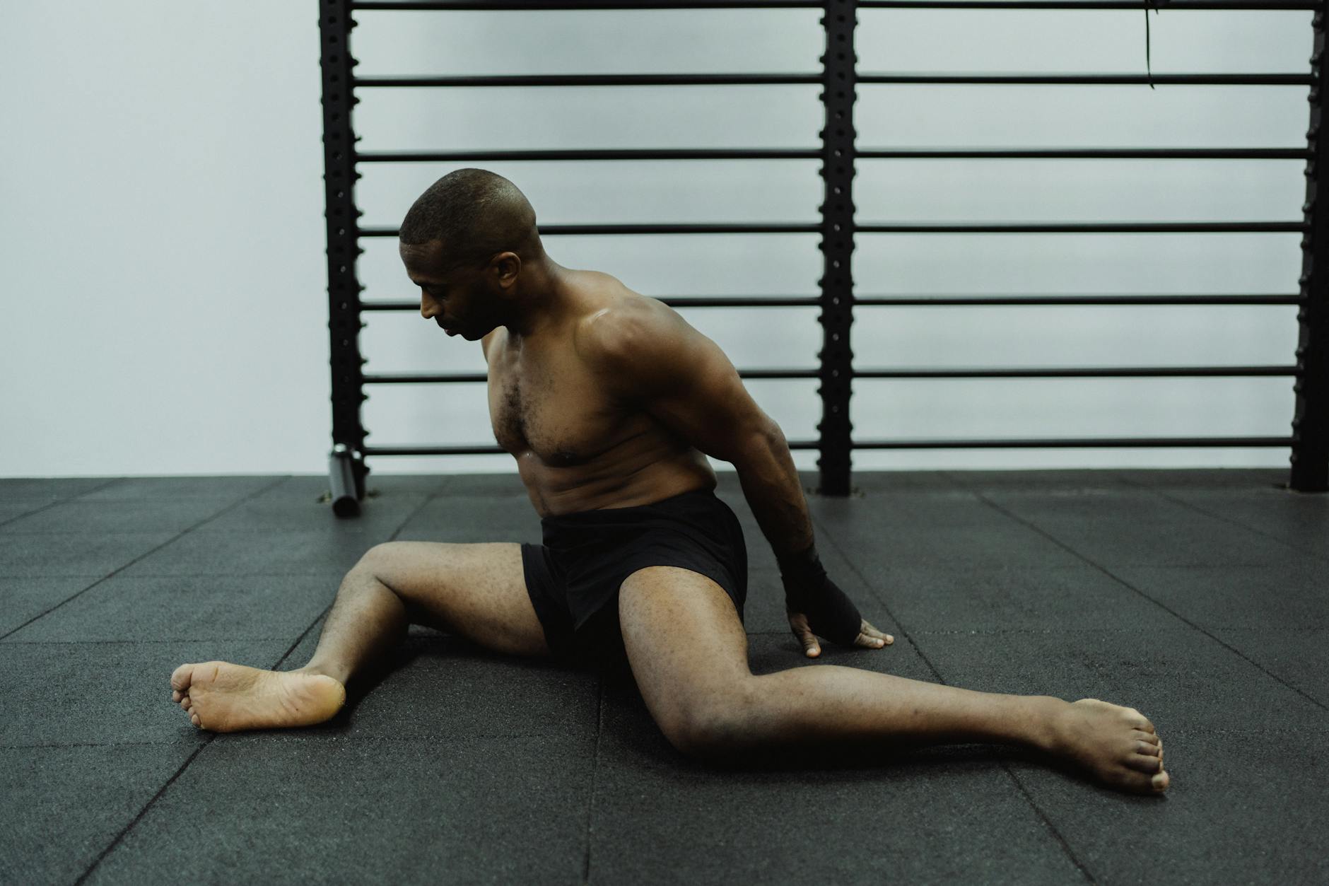 What exercises strengthen feet for minimalist running?