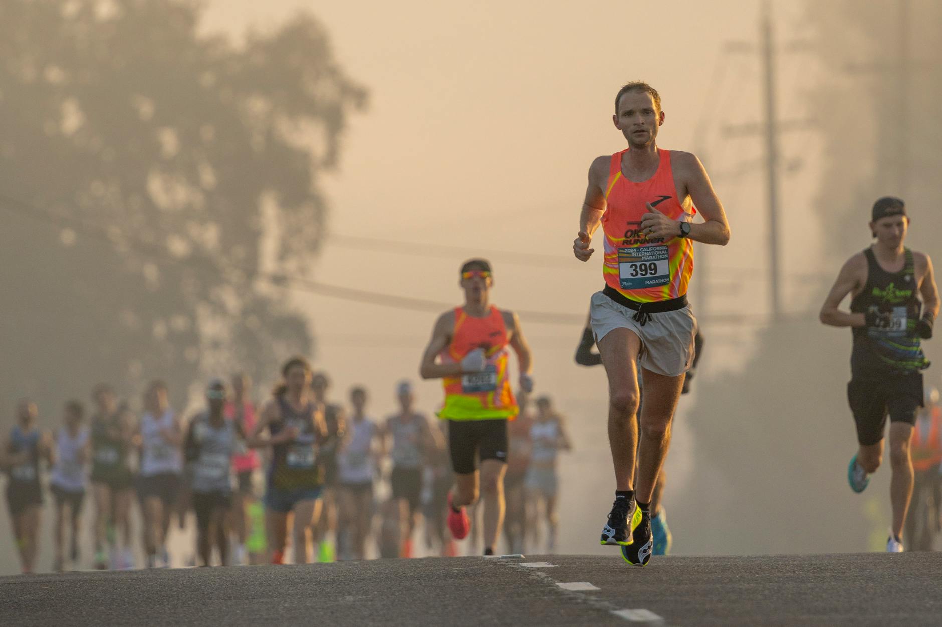 Does running cadence differ for sprinters versus marathoners?